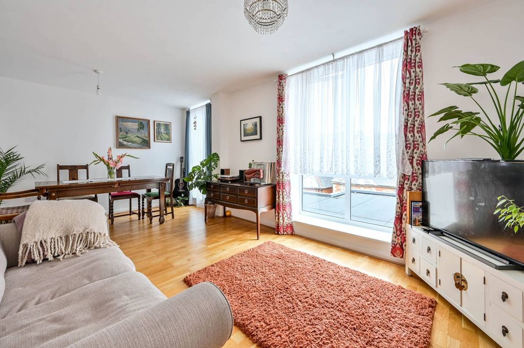 Property photo 2 of 11