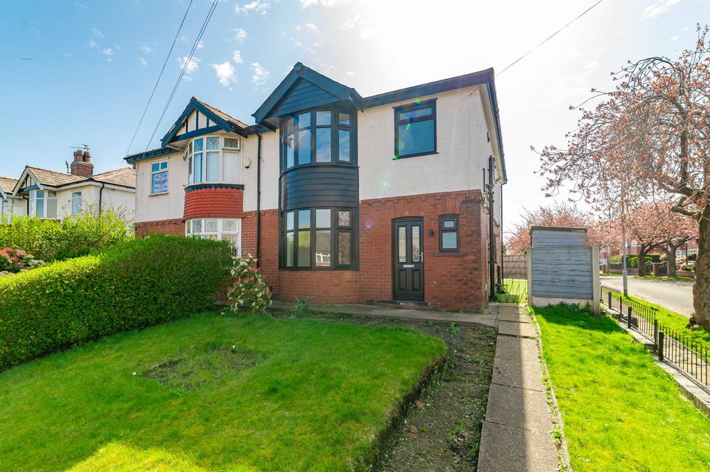 Property photo 1 of 21