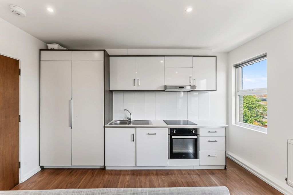 Property photo 3 of 20 Pbox-Img.Jpg