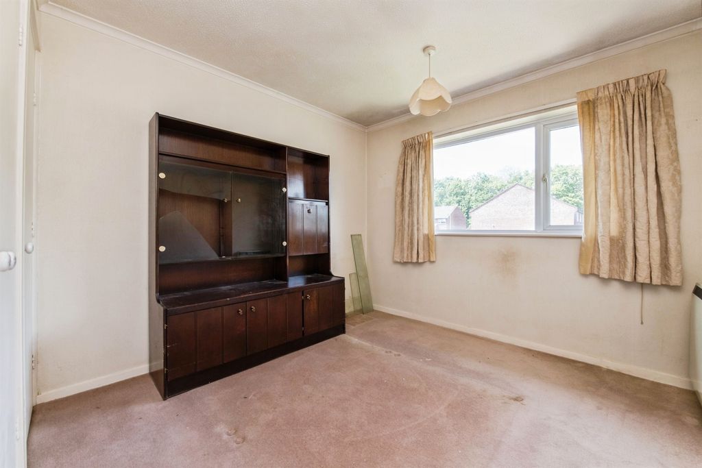 Property photo 2 of 25
