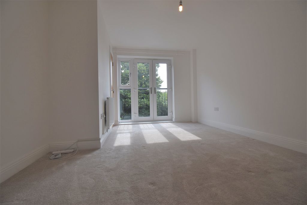 Property photo 3 of 9 3