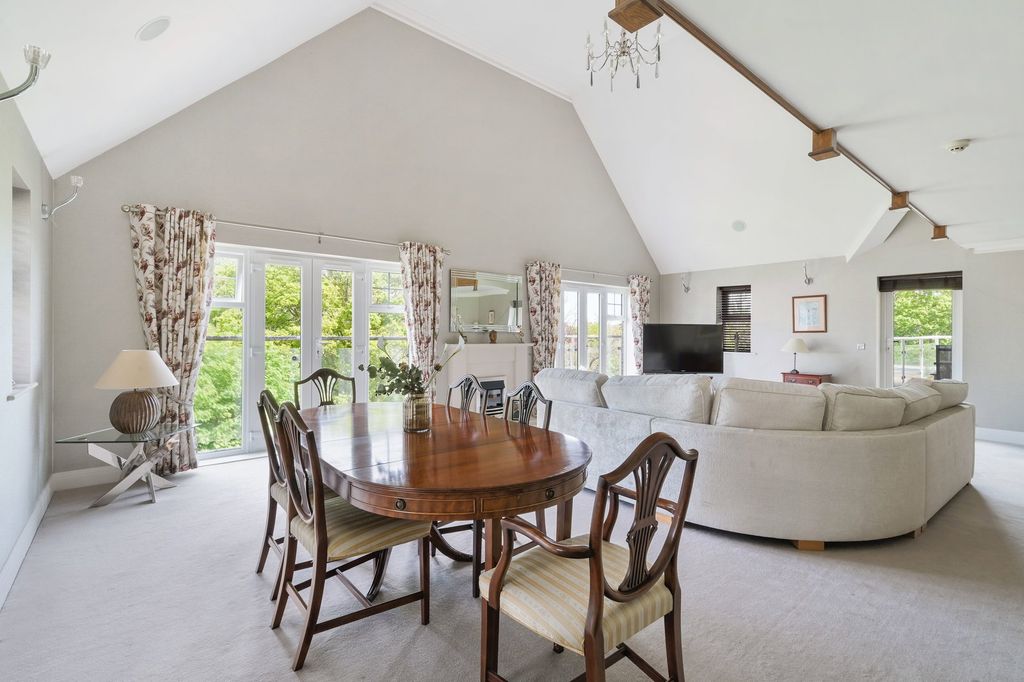 Additional image 10 of 3 bed flat for saleValley Court, Reigate RH2