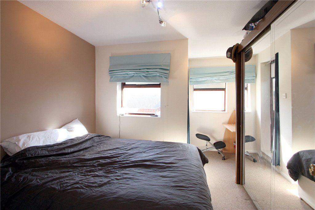 Property photo 3 of 6 Bedroom