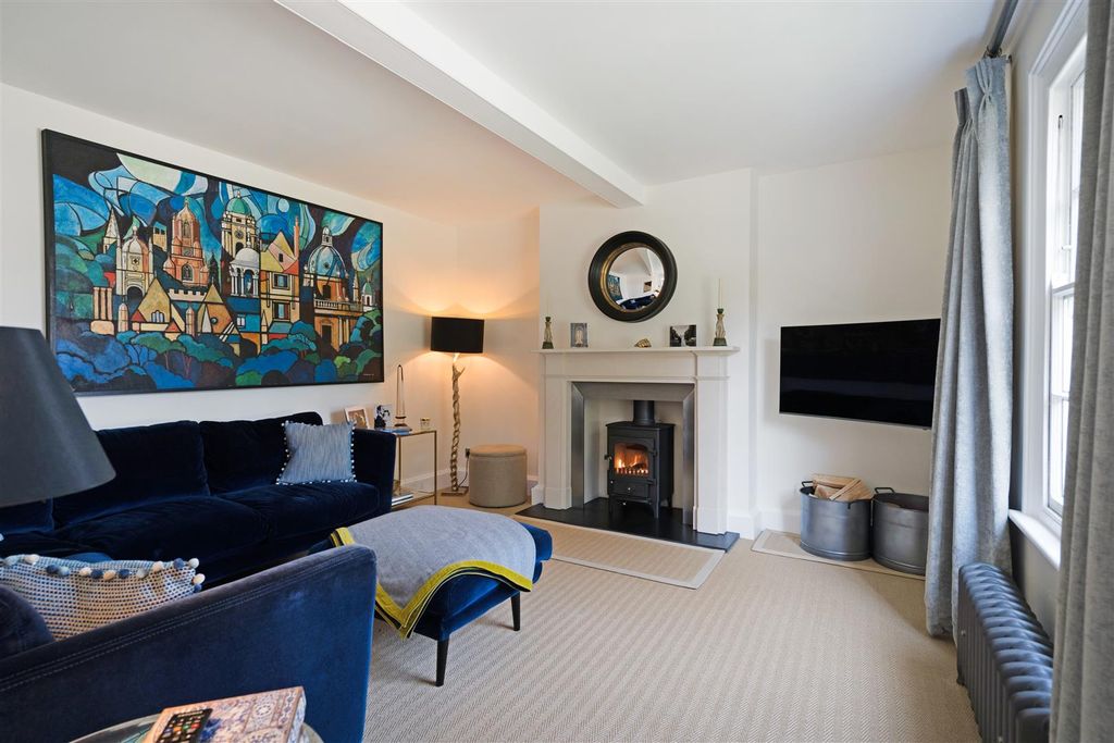 Property photo 2 of 22