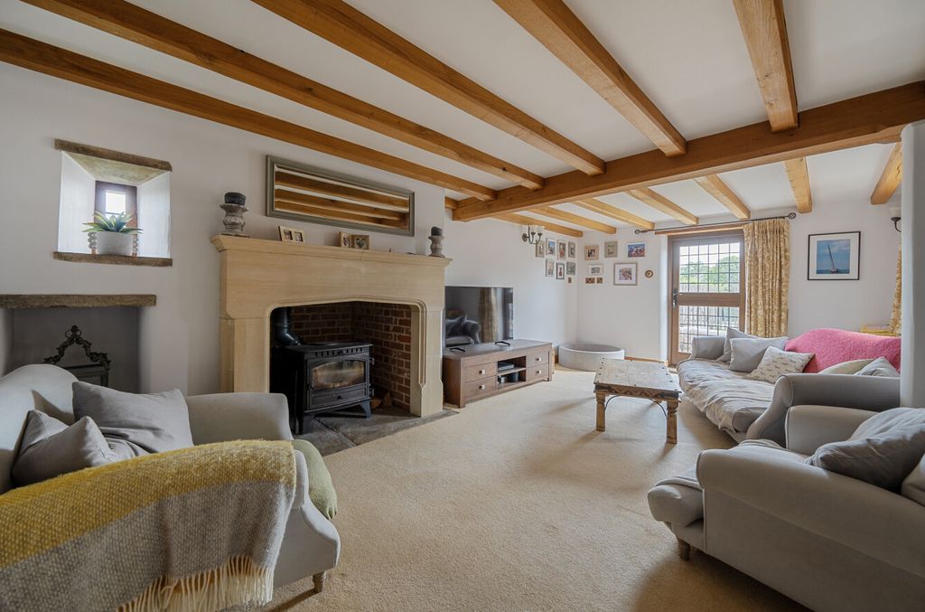 Property photo 2 of 12 29-681E329354E8c-...