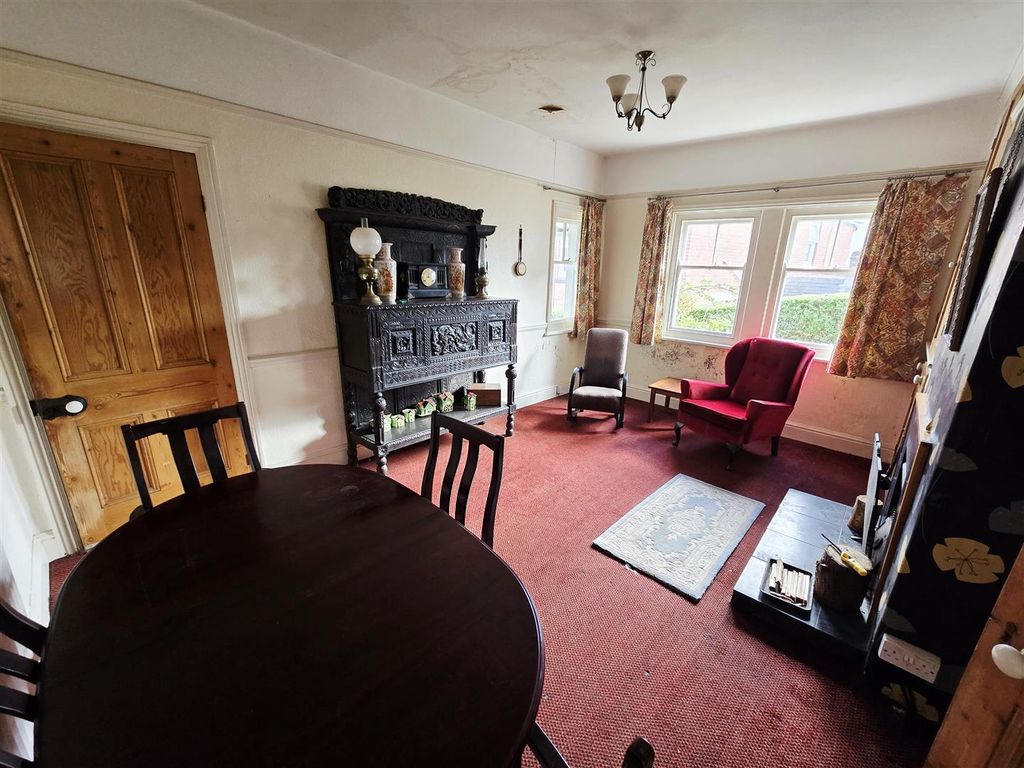 Property photo 2 of 21