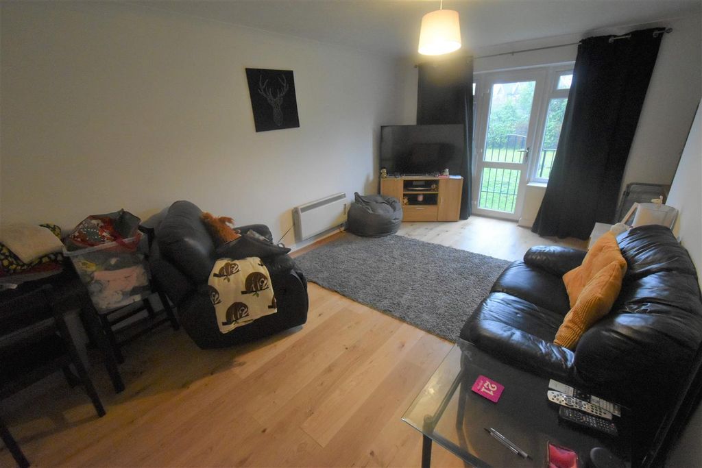 Property photo 3 of 5