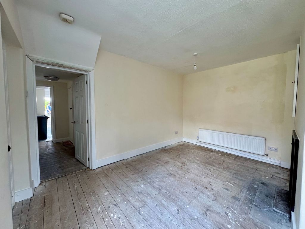 Property photo 3 of 9
