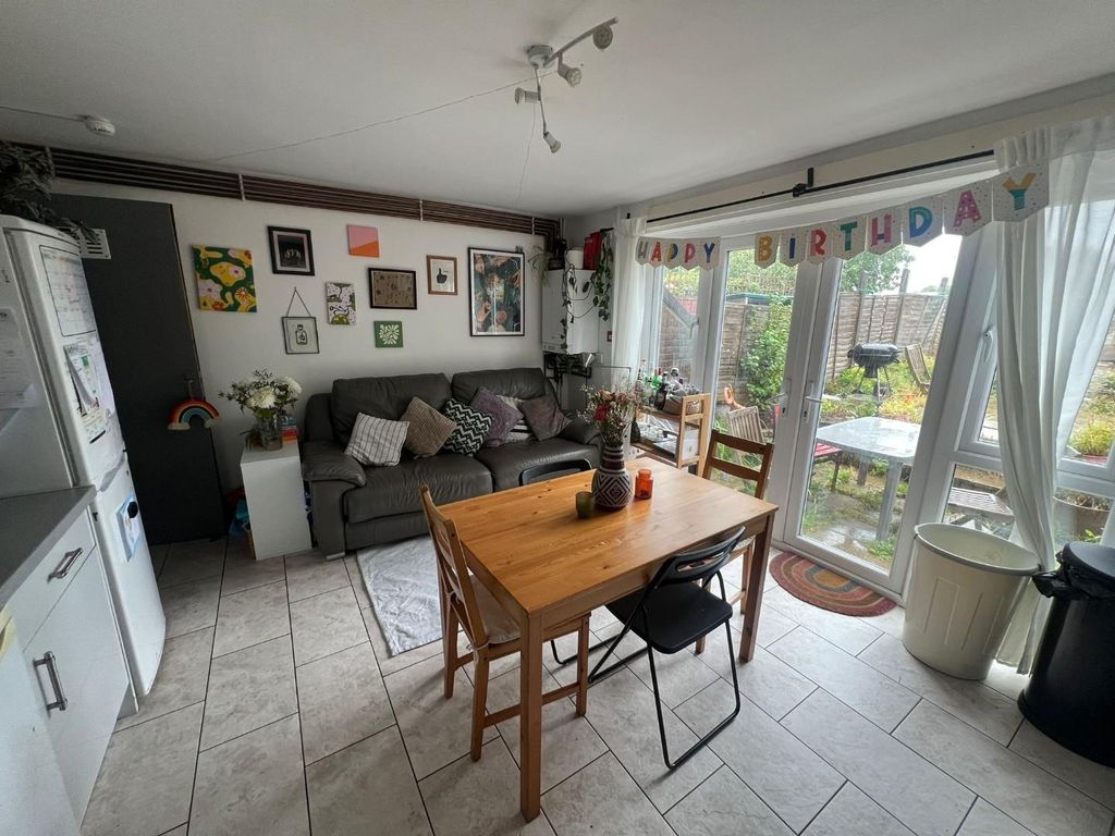 Property photo 2 of 10 Kitchen 2.Jpeg