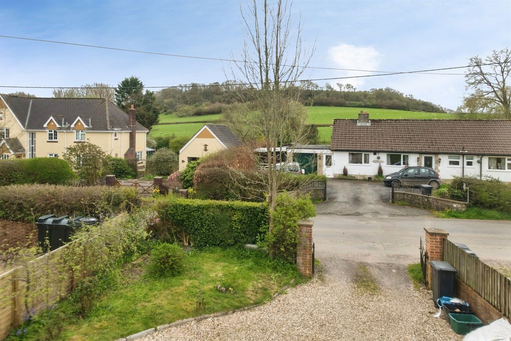 Property photo 2 of 13