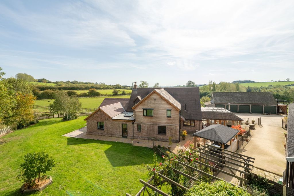Property photo 2 of 38 The Farmhouse