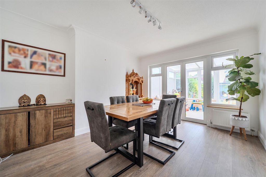 Property photo 3 of 23 Prestwood Avenue