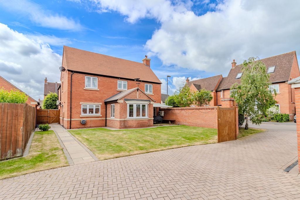 Property photo 2 of 13