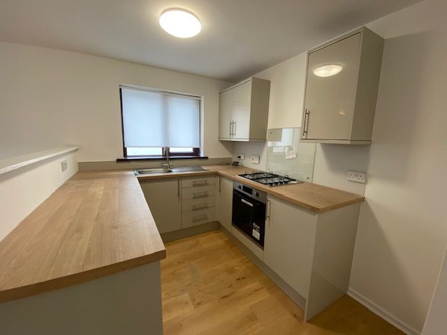 Property photo 2 of 7 Kitchen