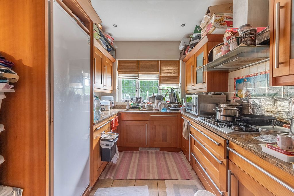 Property photo 3 of 17