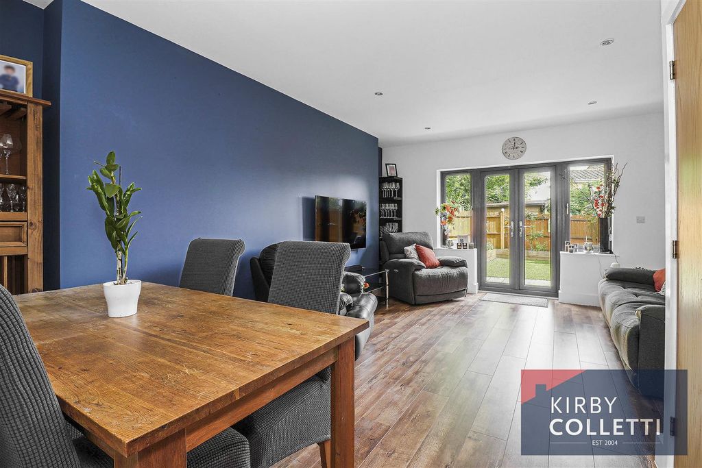 Property photo 2 of 20 Lounge/Dining Room