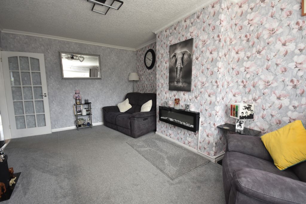 Property photo 3 of 28