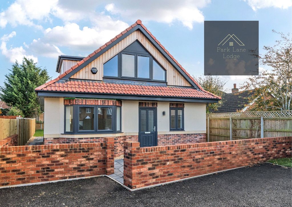 Property photo 2 of 9 Park Lane Lodge