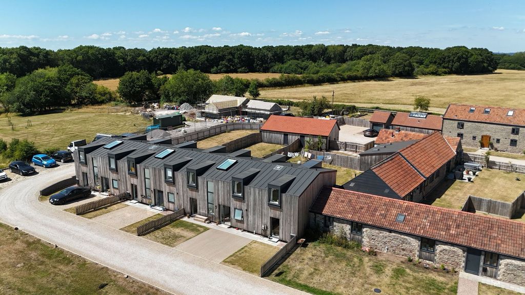 Property photo 2 of 44