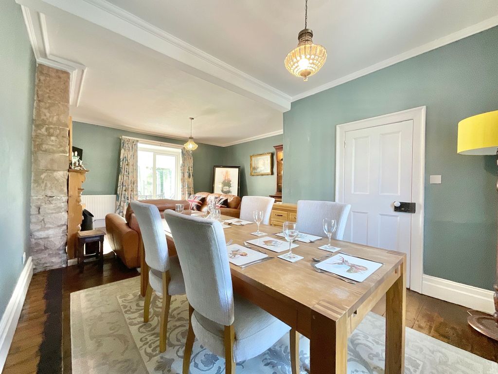 Property photo 2 of 50