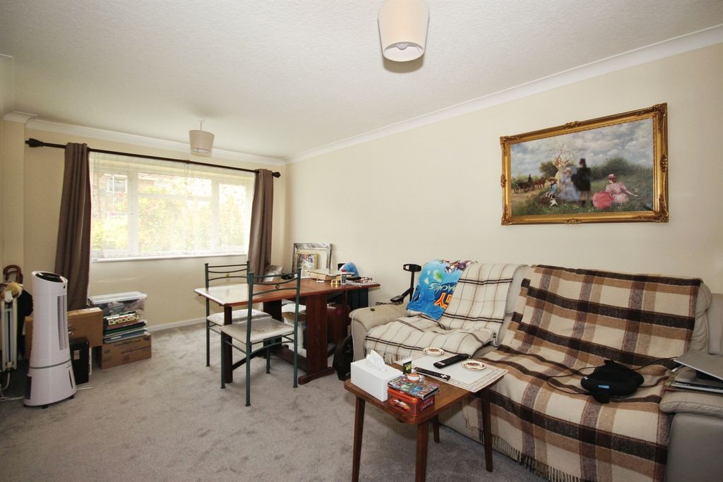 Property photo 3 of 12