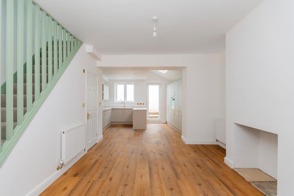 Property photo 1 of 24 0S9Ssg - Dining Room F.Jpg