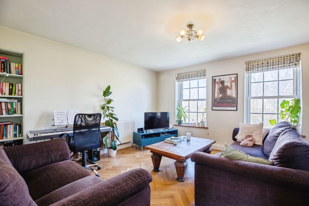 Property photo 1 of 15 Living Room