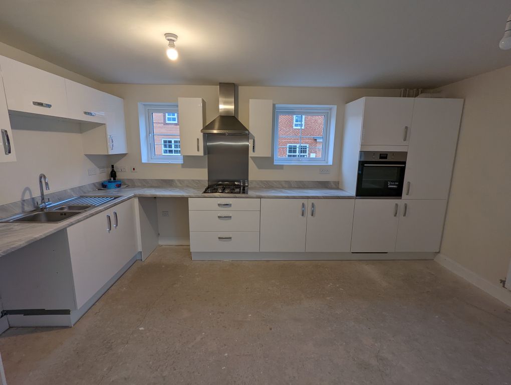 Property photo 3 of 14 Kitchen