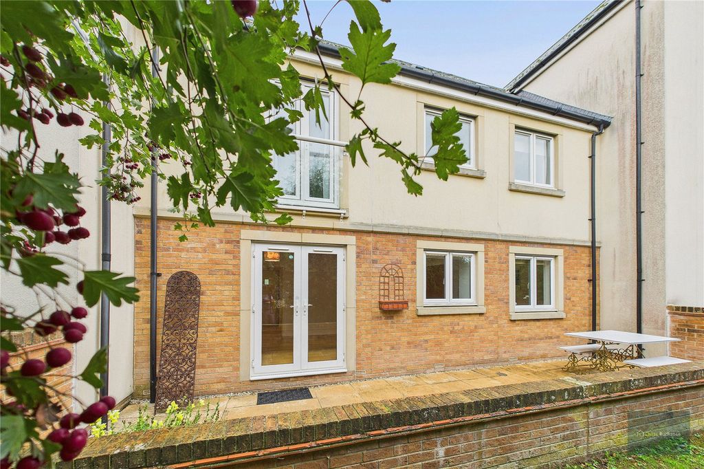 Property photo 2 of 24 Picture No. 28
