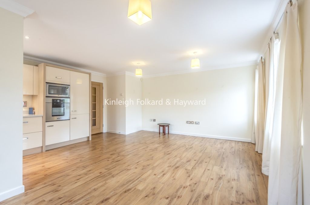 Property photo 1 of 7 bae942Ec-A072-46B1-A