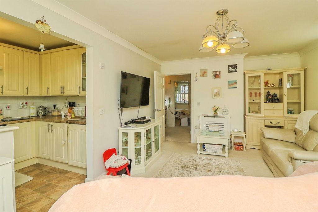 Property photo 3 of 16