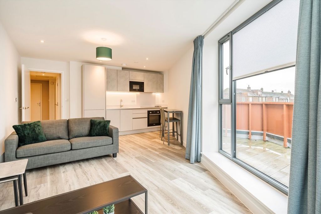 Property photo 2 of 6