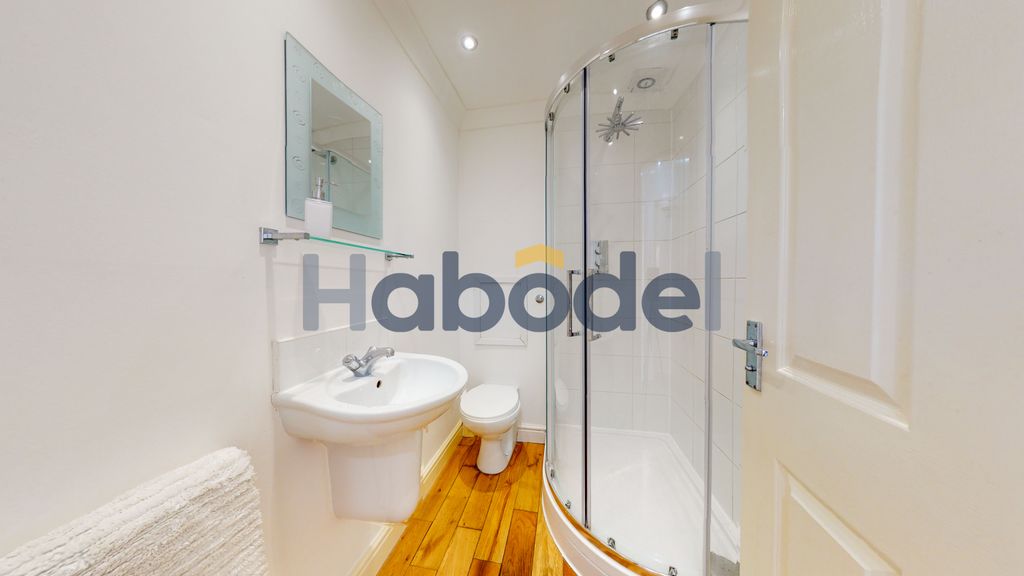 Property photo 3 of 6