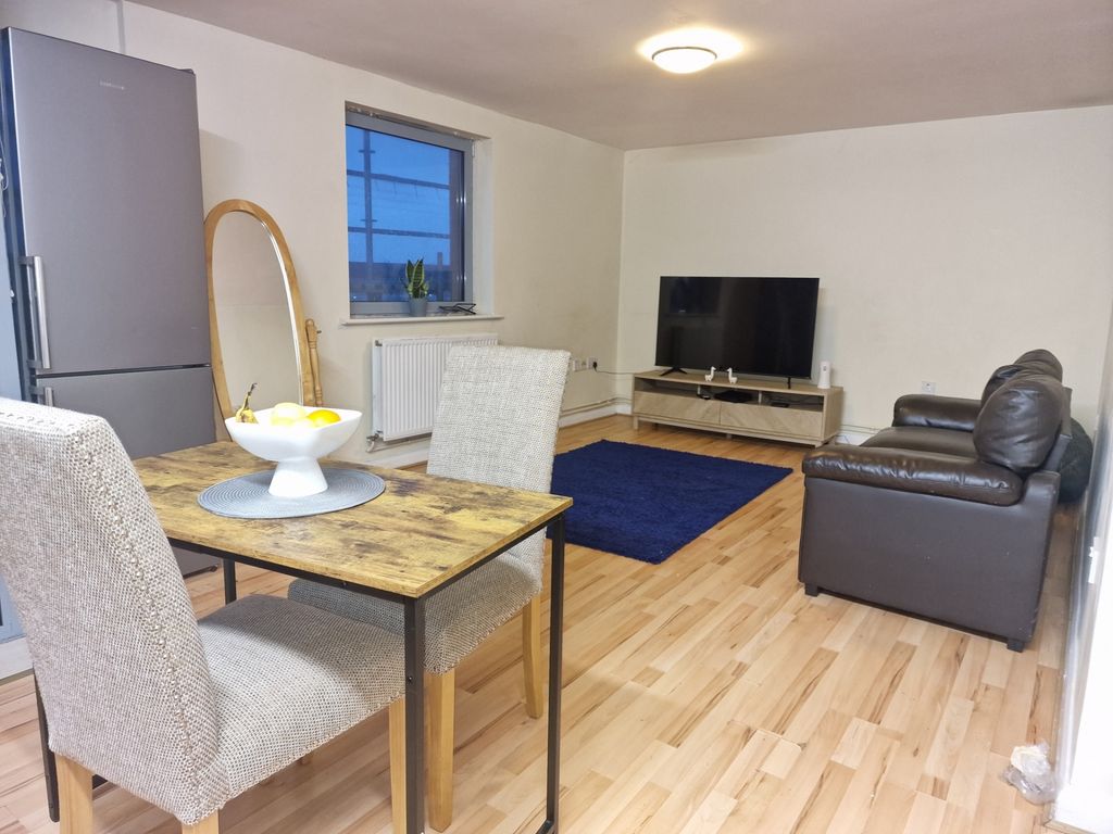 Property photo 2 of 8 Newlife Apartments