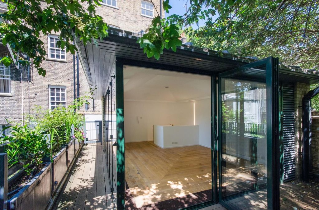 Property photo 3 of 13 Reception