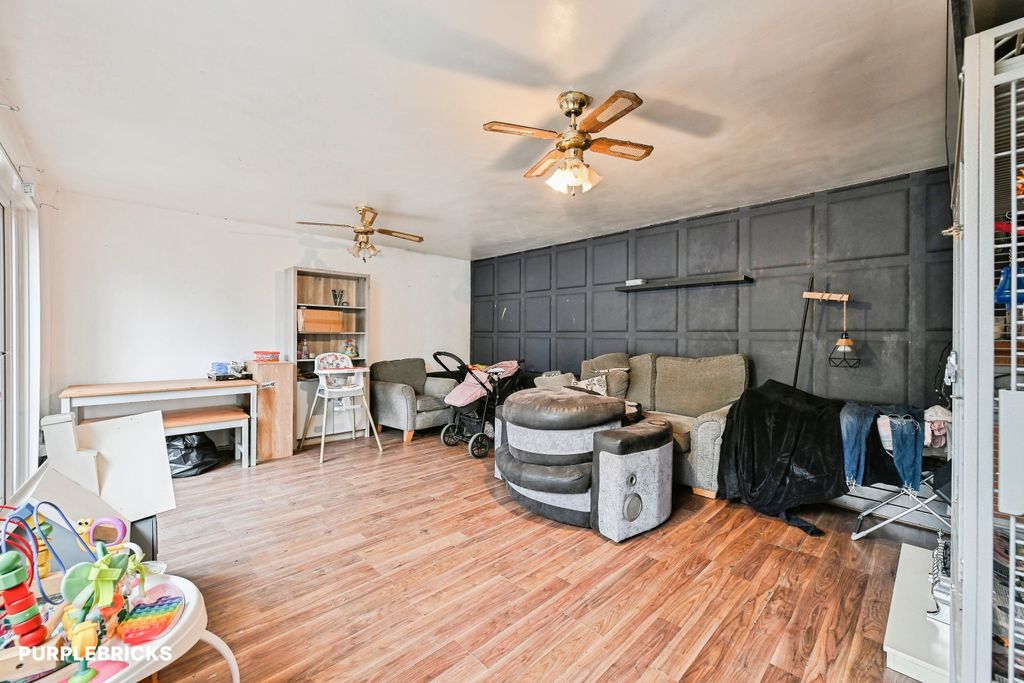 Property photo 3 of 21