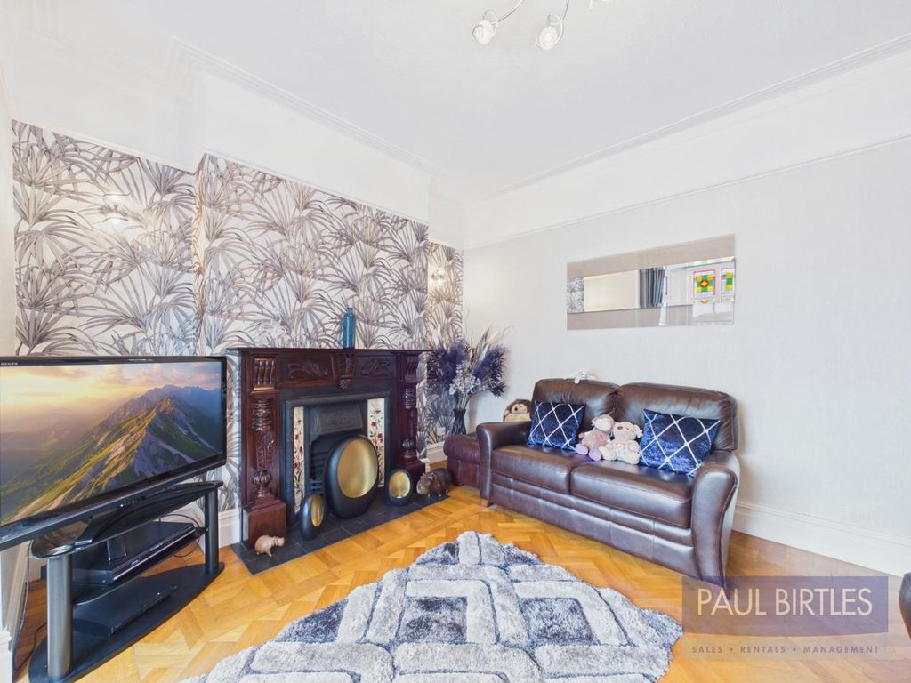 Property photo 3 of 38 Cam04378G0-Pr0426-Still035.Jpg