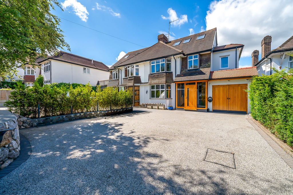 Property photo 1 of 39
