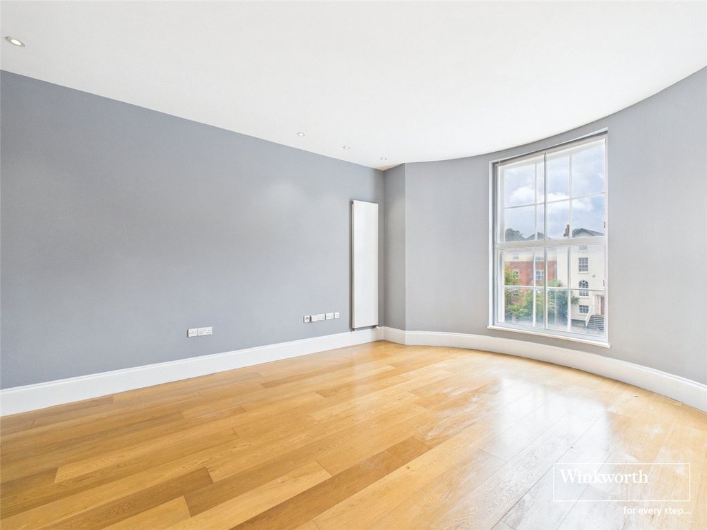 Property photo 2 of 15 Picture No. 12