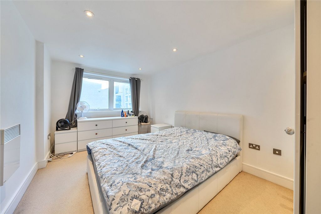 Property photo 2 of 12 Bedroom