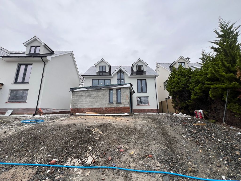 Property photo 3 of 38