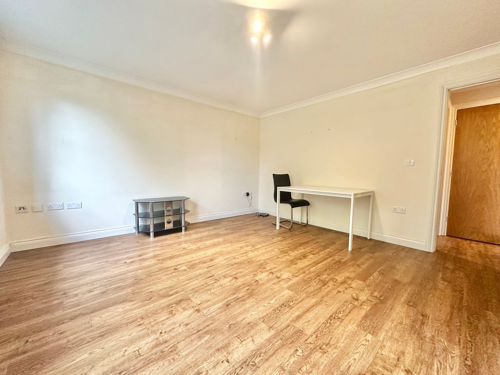 Property photo 3 of 8 Photograph