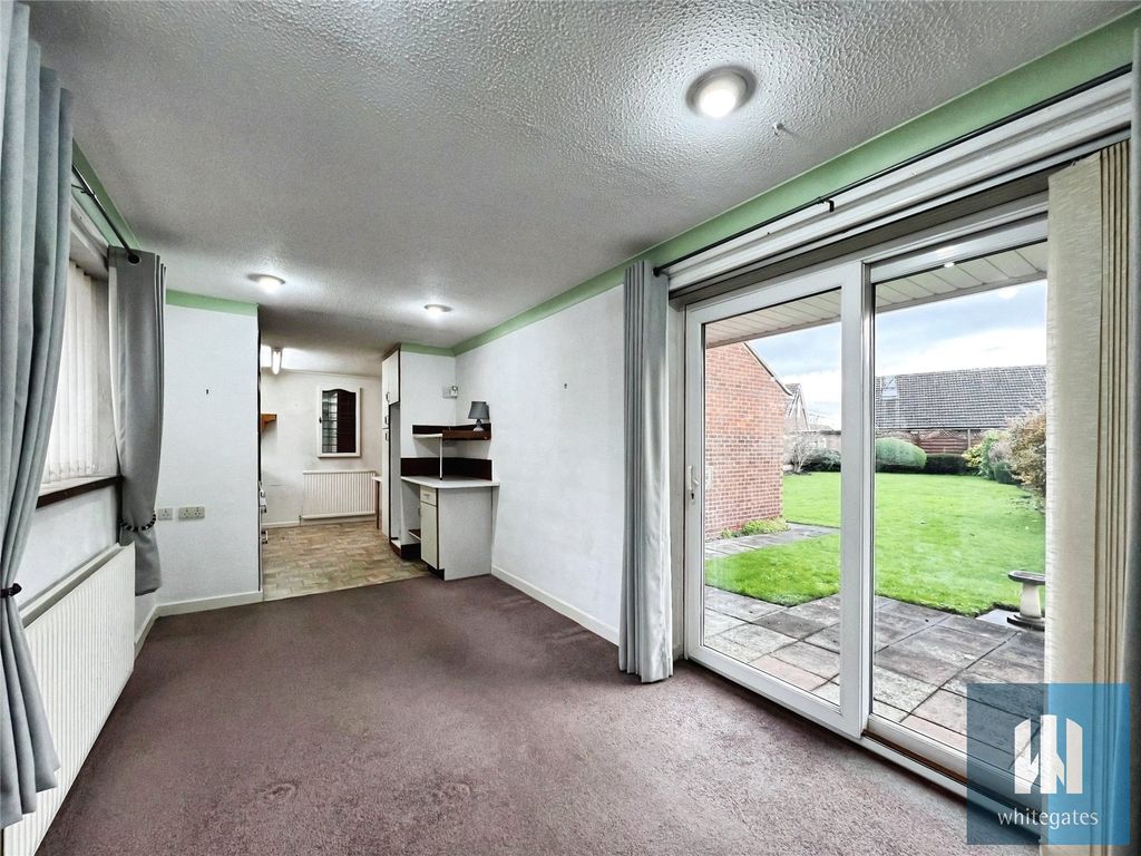 Property photo 2 of 19 Picture No. 16