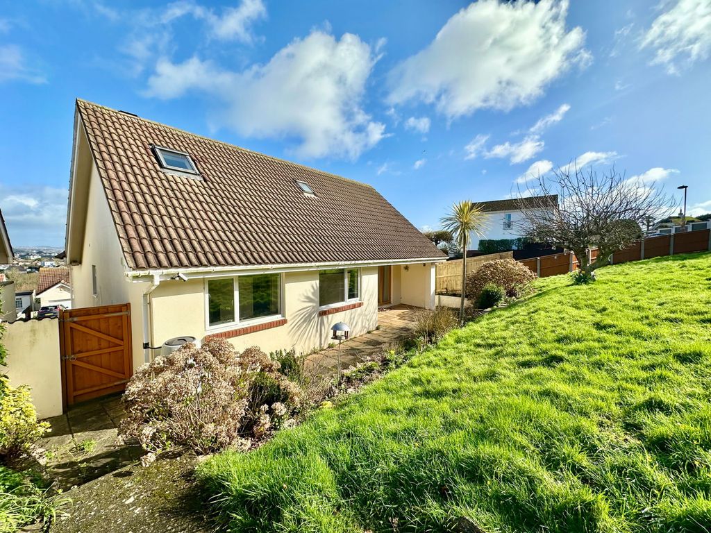 Property photo 3 of 24