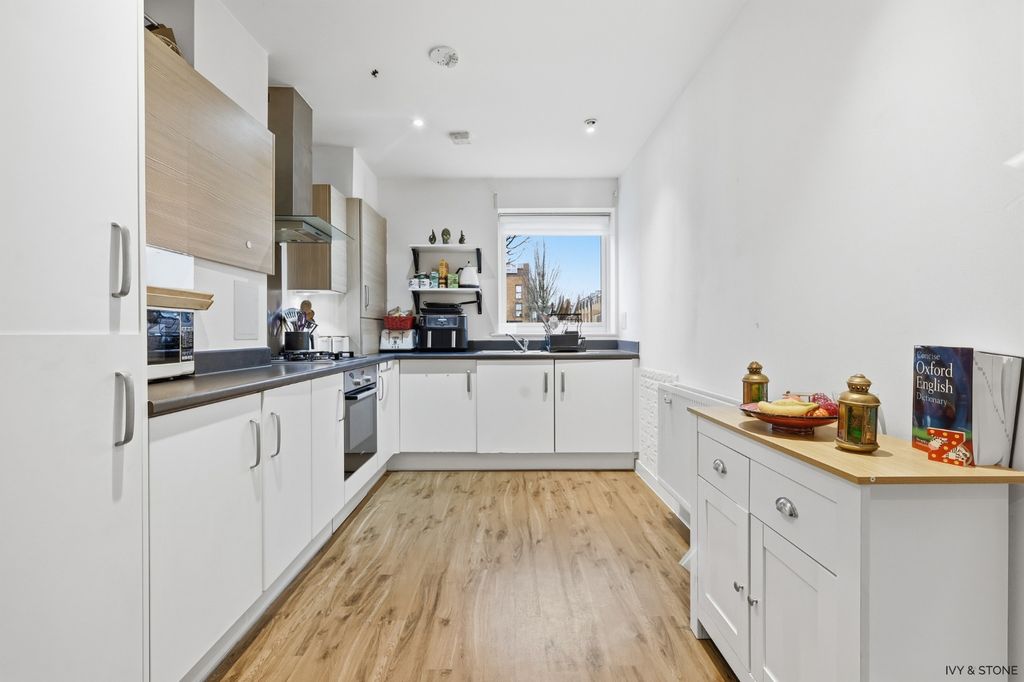 Property photo 3 of 17 4521623