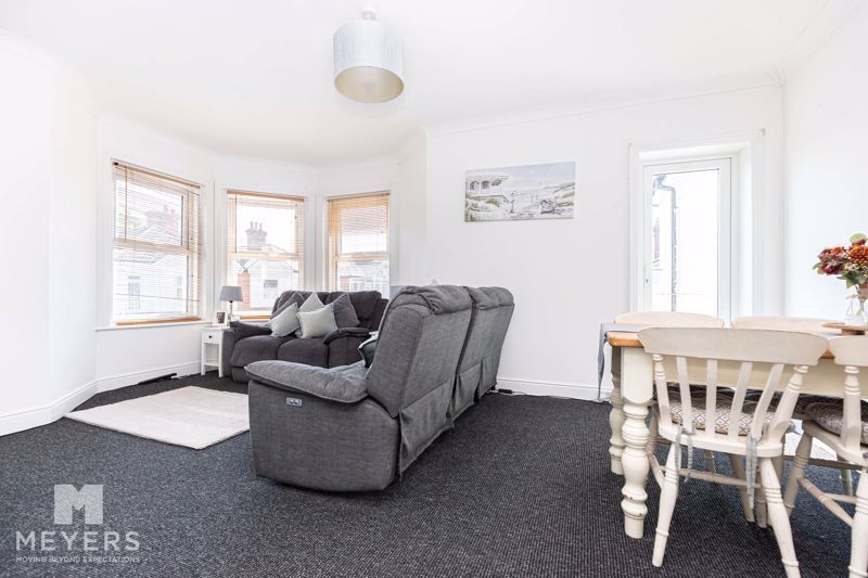 Property photo 2 of 15 Photo 4