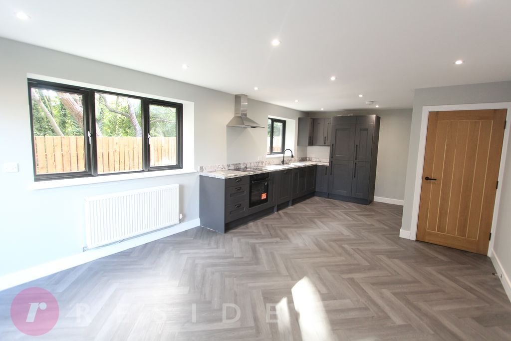 Property photo 3 of 16 Dining Kitchen
