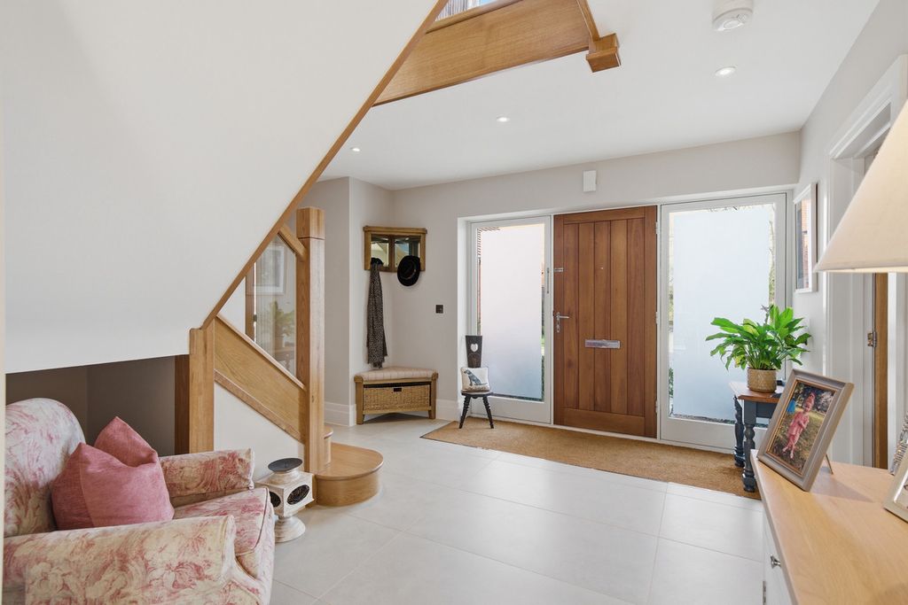 Property photo 3 of 43