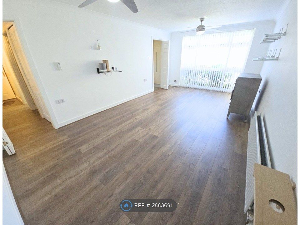 Property photo 2 of 16 Living Room