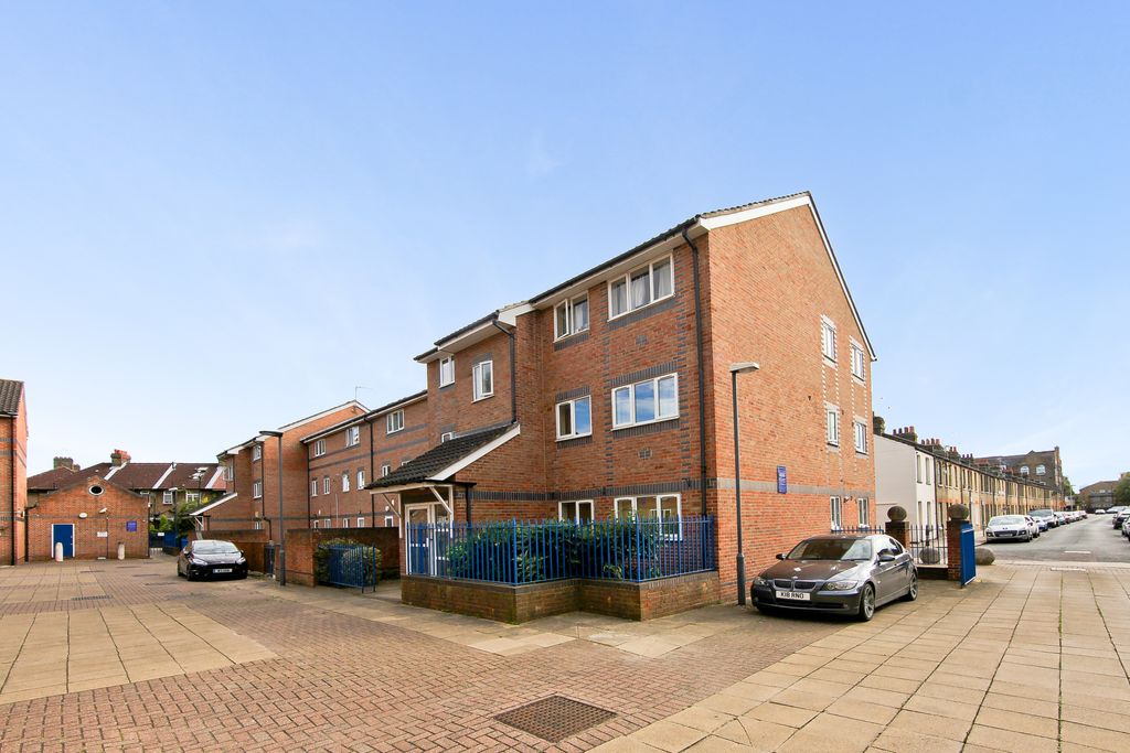 Property photo 1 of 6